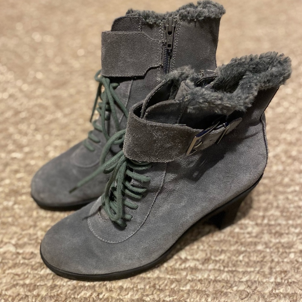 Aerosoles gray suede boots size 8,5
